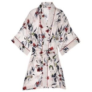 Violet & Wren silk kimono robe NWT